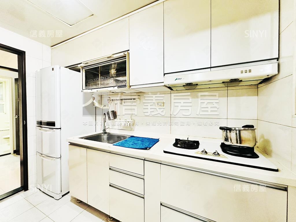 超少賣！稀有三面採光高樓房屋室內格局與周邊環境