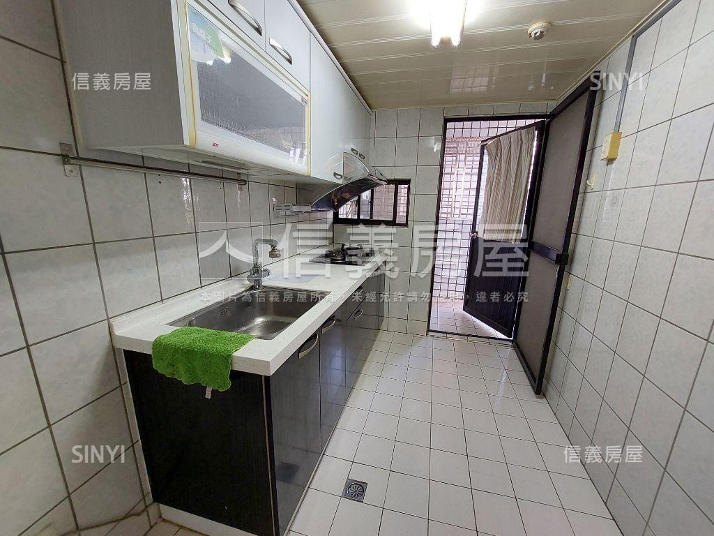 南屯甲第二期三房車位！房屋室內格局與周邊環境