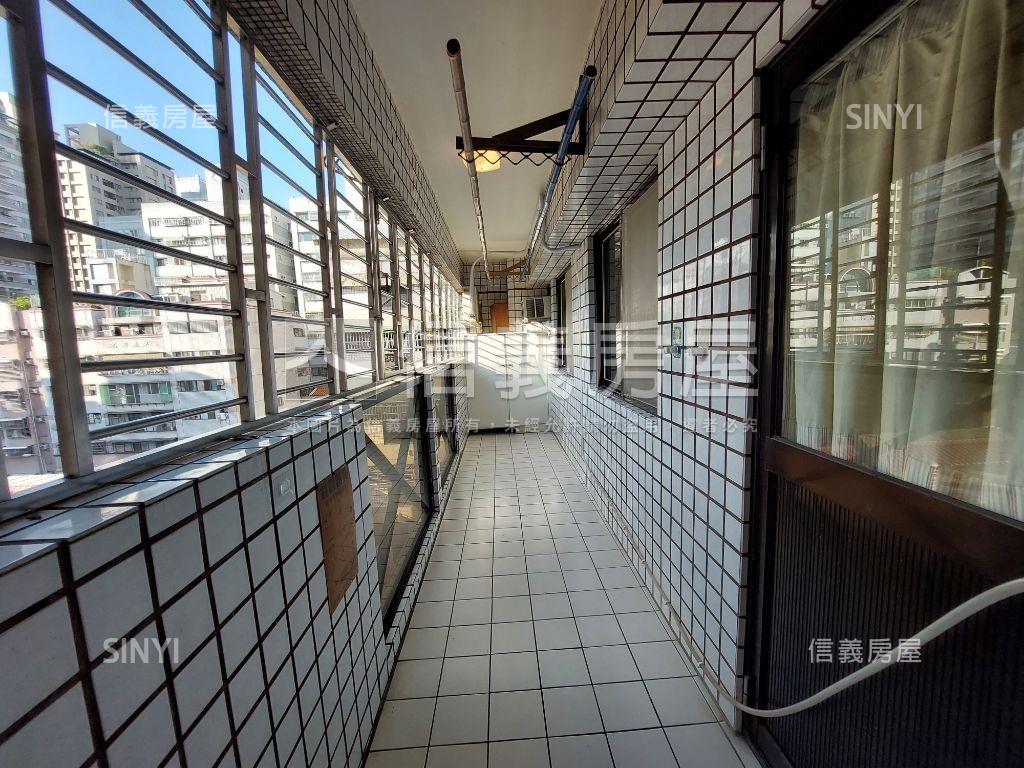 南屯甲第二期三房車位！房屋室內格局與周邊環境