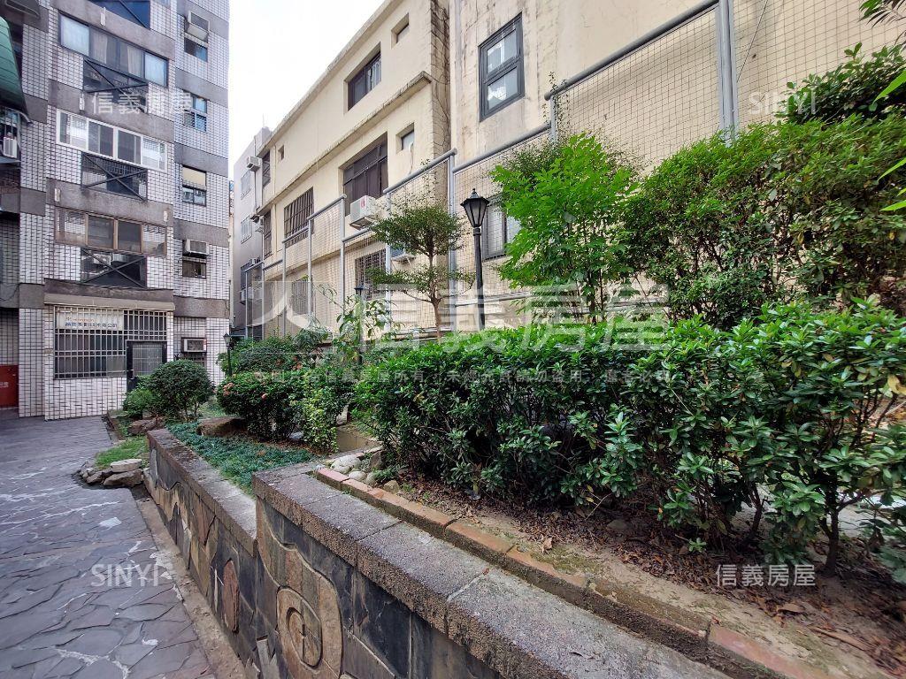 南屯甲第二期三房車位！房屋室內格局與周邊環境