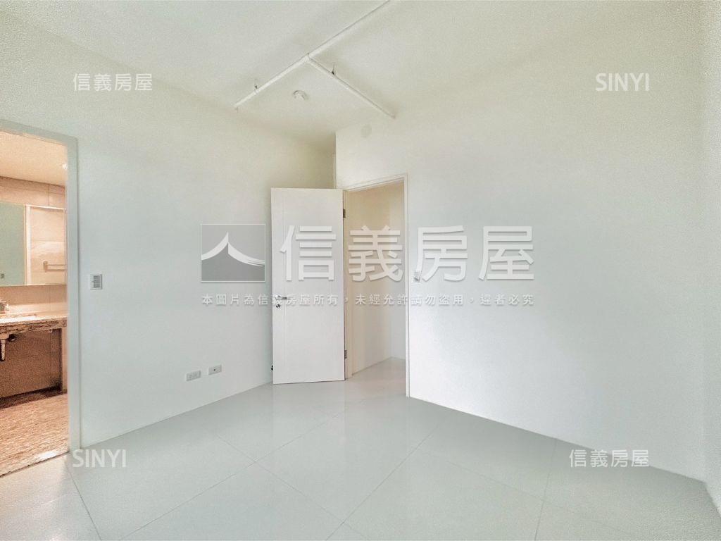 未住惠宇寬敞俯瞰中央公園房屋室內格局與周邊環境