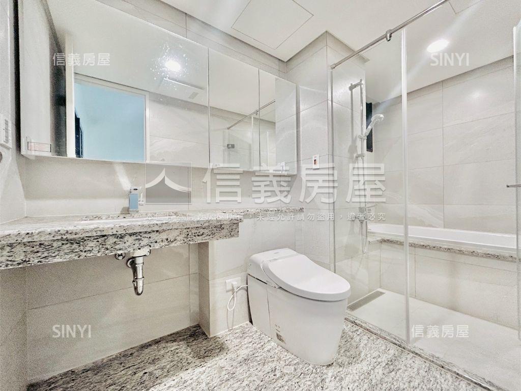 未住惠宇寬敞俯瞰中央公園房屋室內格局與周邊環境