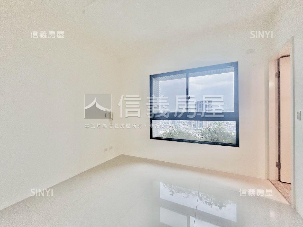 未住惠宇寬敞俯瞰中央公園房屋室內格局與周邊環境