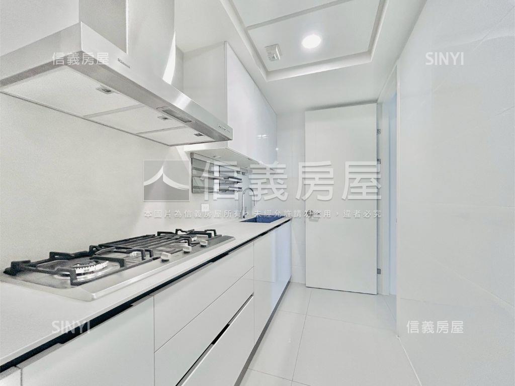 未住惠宇寬敞俯瞰中央公園房屋室內格局與周邊環境