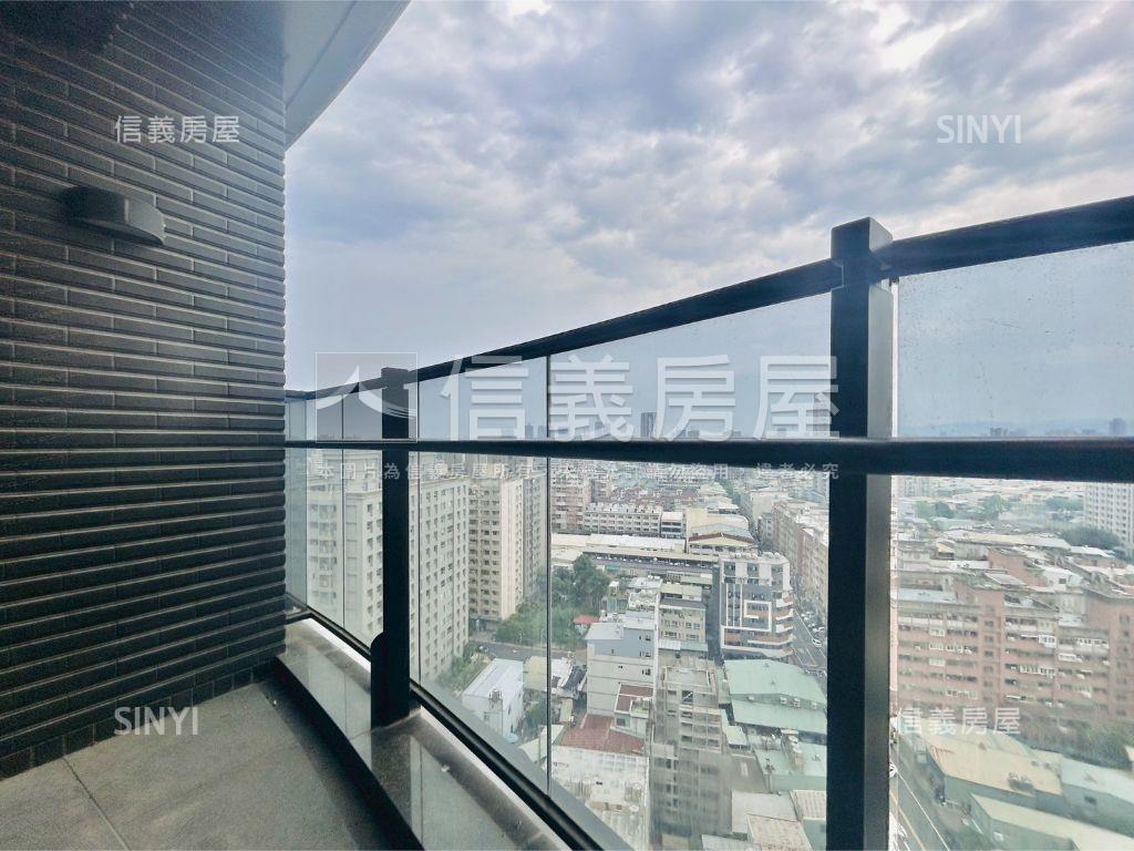 未住惠宇寬敞俯瞰中央公園房屋室內格局與周邊環境