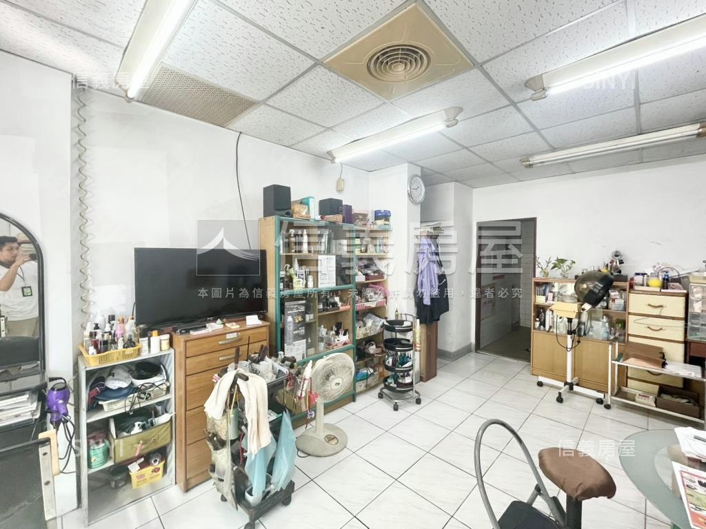 面綠景內湖行政１樓美寓房屋室內格局與周邊環境