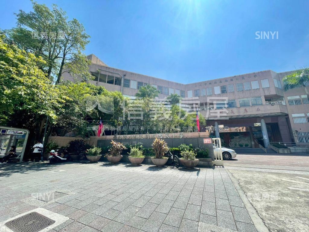 面綠景內湖行政１樓美寓房屋室內格局與周邊環境