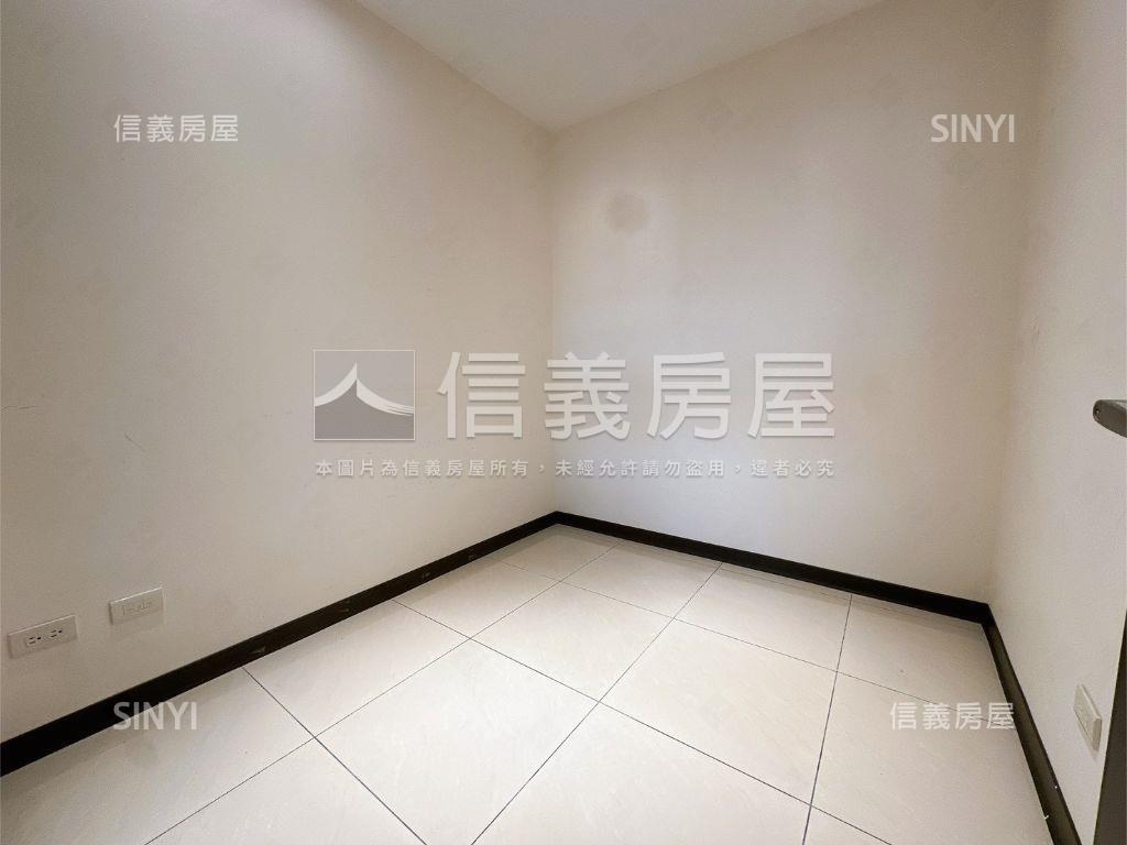 璀璨精美兩房車位房屋室內格局與周邊環境