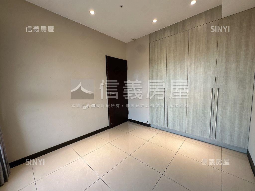 璀璨精美兩房車位房屋室內格局與周邊環境