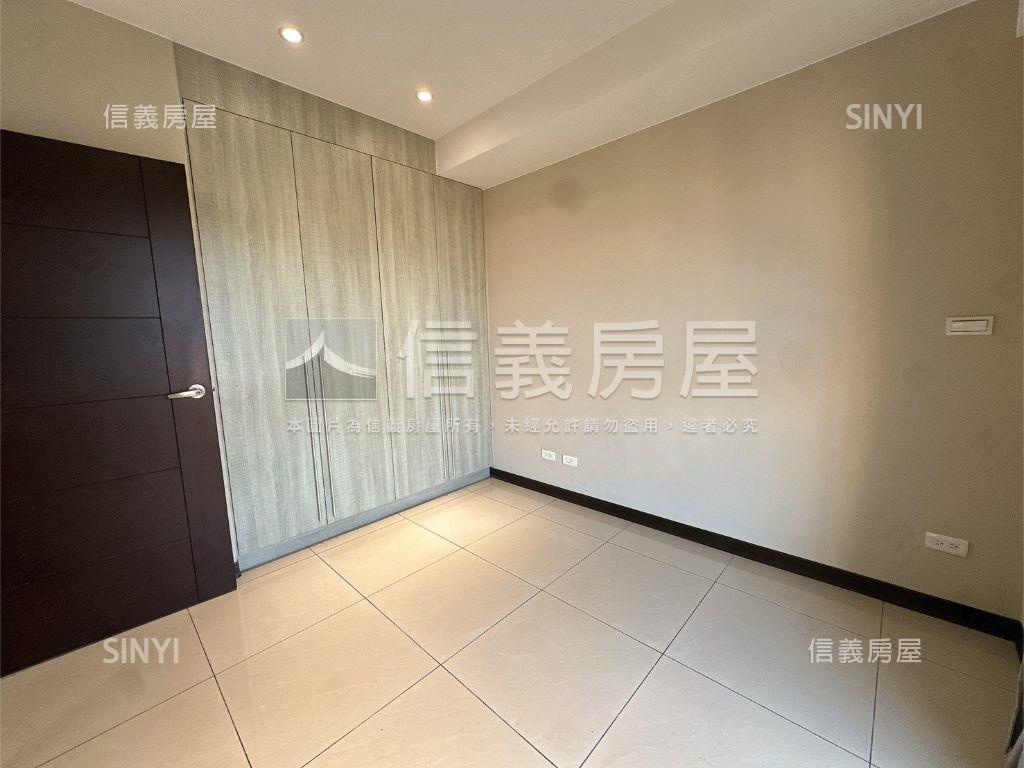 璀璨精美兩房車位房屋室內格局與周邊環境