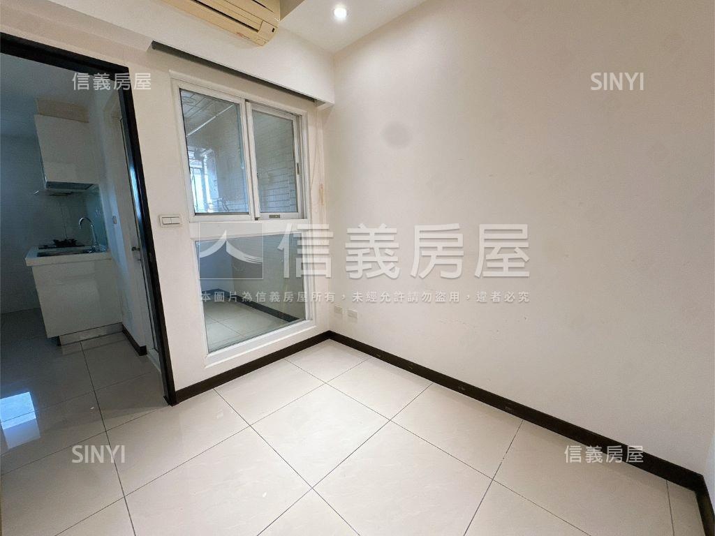 璀璨精美兩房車位房屋室內格局與周邊環境