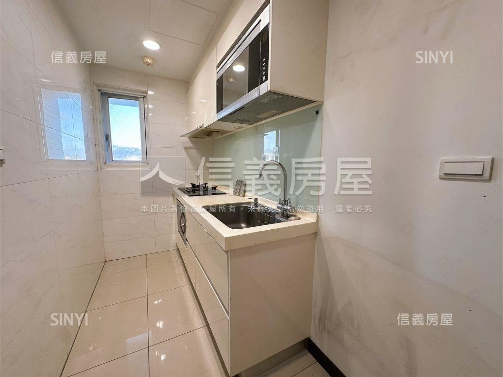 璀璨精美兩房車位房屋室內格局與周邊環境