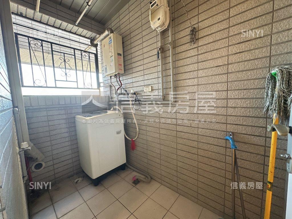 璀璨精美兩房車位房屋室內格局與周邊環境