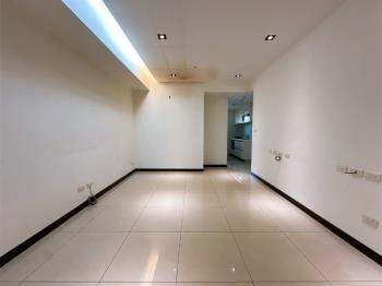 璀璨精美兩房車位