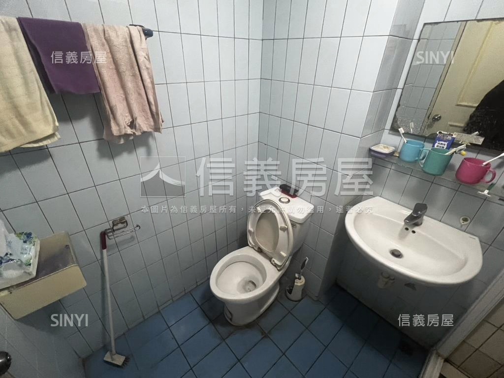 近京華城朝南電梯雙併華廈房屋室內格局與周邊環境