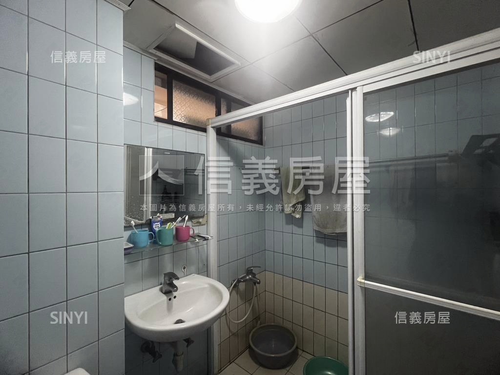 近京華城朝南電梯雙併華廈房屋室內格局與周邊環境