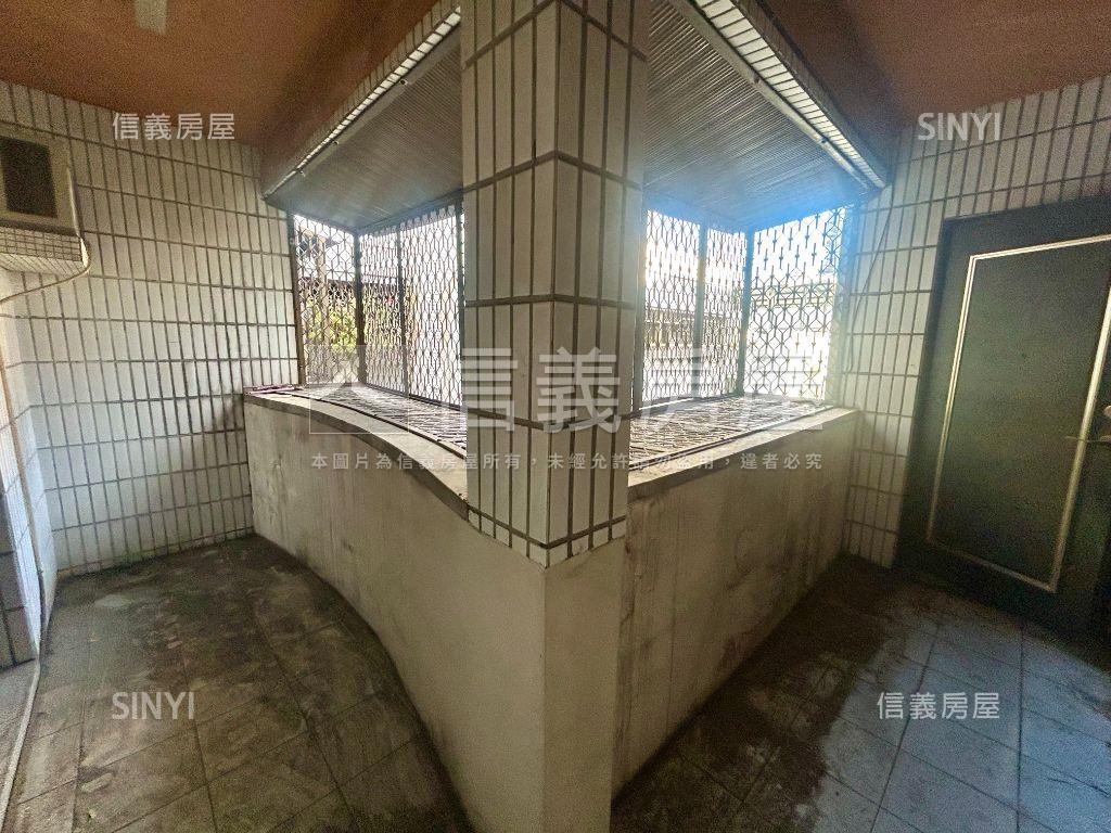 正義建國雙衛開窗成家宅房屋室內格局與周邊環境