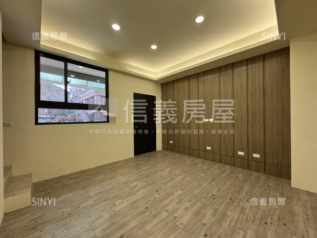蘋果學苑臨路店面透天房屋室內格局與周邊環境