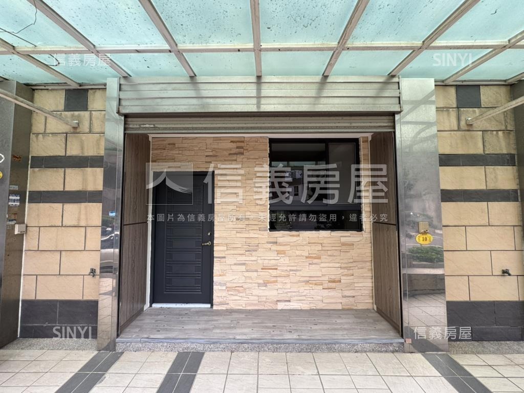 蘋果學苑臨路店面透天房屋室內格局與周邊環境