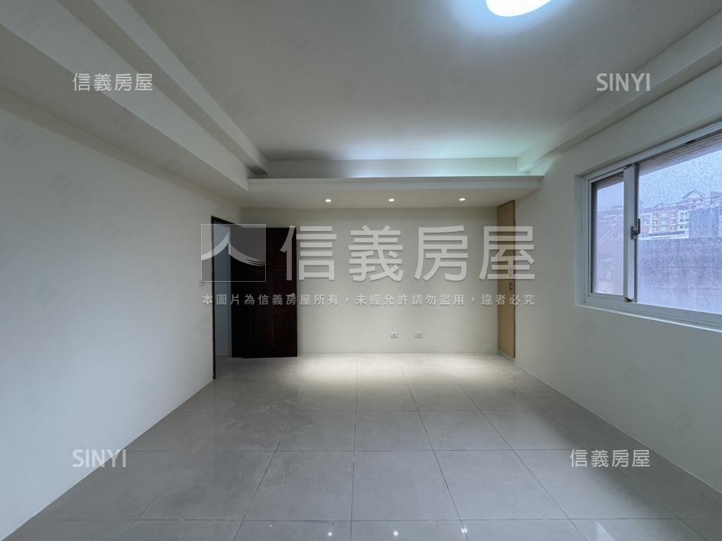 蘋果學苑臨路店面透天房屋室內格局與周邊環境