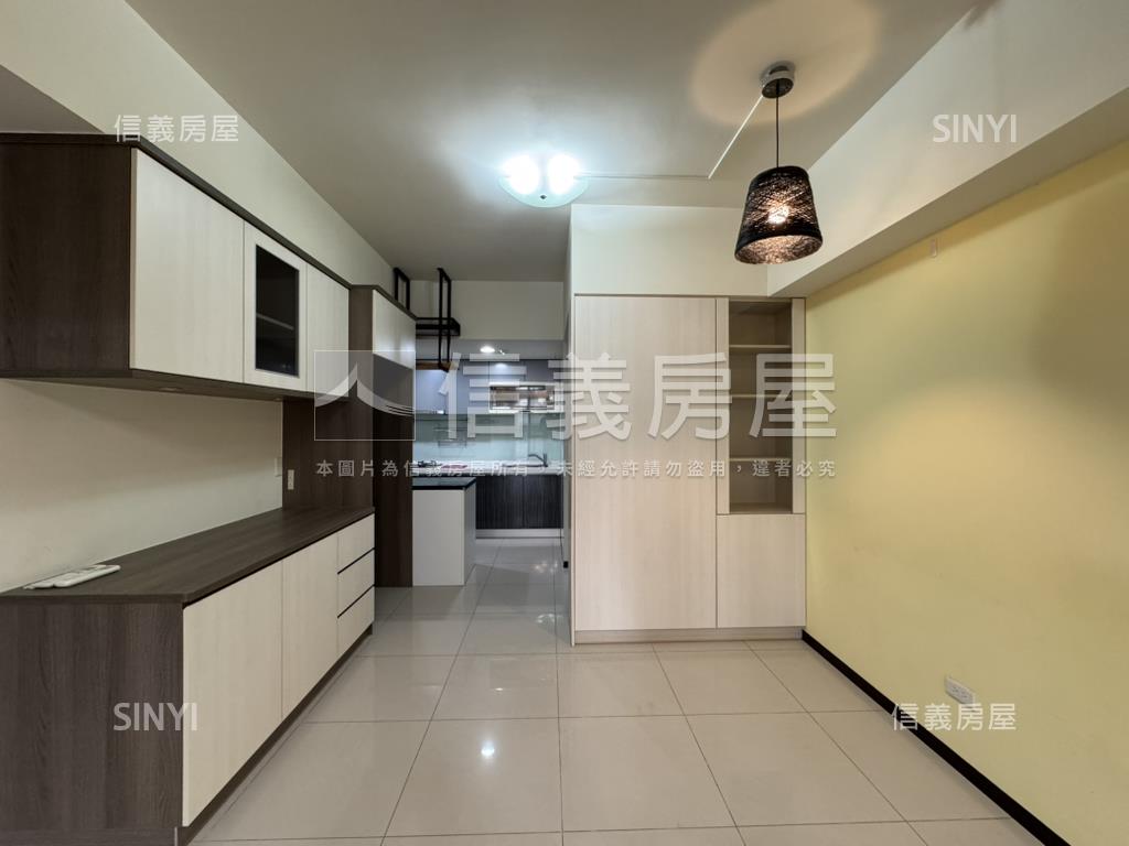 近竹科富宇居易三房車位房屋室內格局與周邊環境