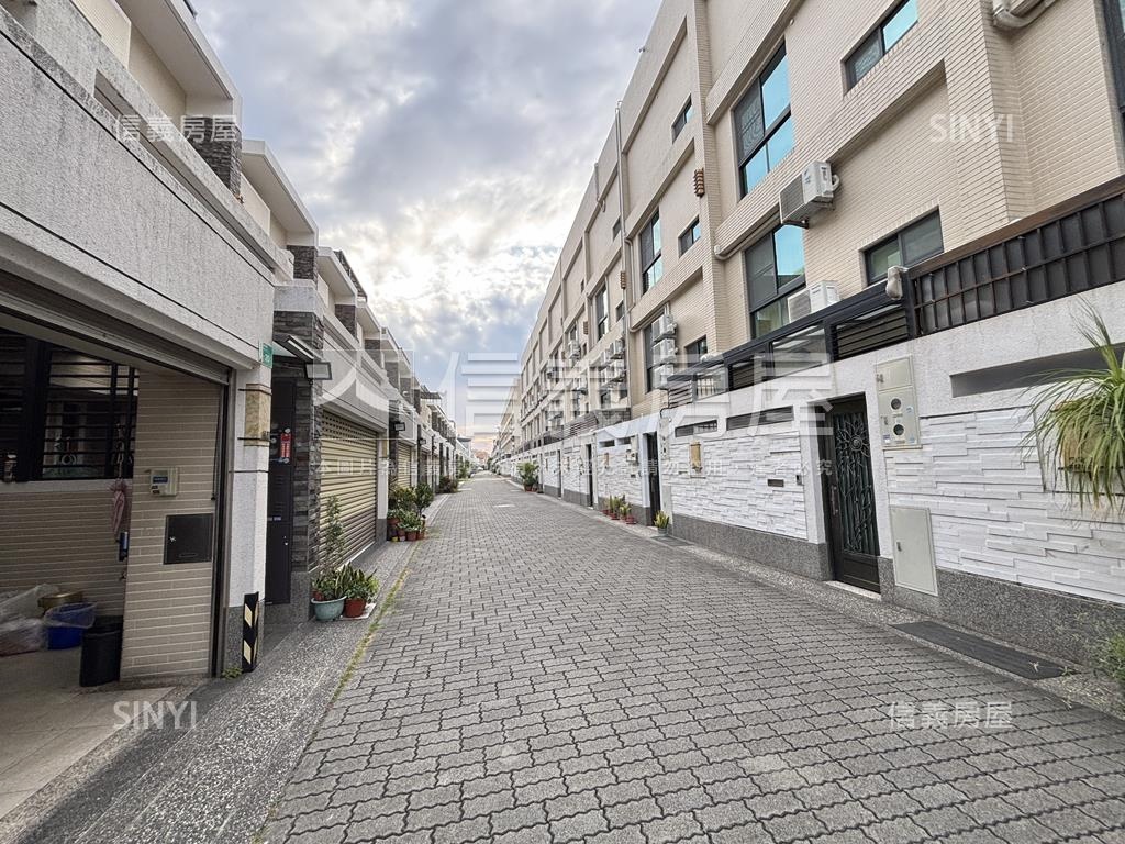 近科工區海嶼藍雙車別墅房屋室內格局與周邊環境