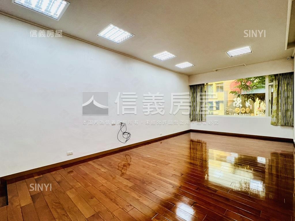 近捷運車站屋況佳熱鬧透店房屋室內格局與周邊環境