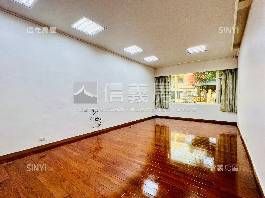 近捷運車站屋況佳熱鬧透店房屋室內格局與周邊環境