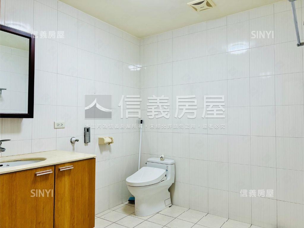 近捷運車站屋況佳熱鬧透店房屋室內格局與周邊環境