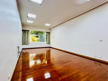 近捷運車站屋況佳熱鬧透店