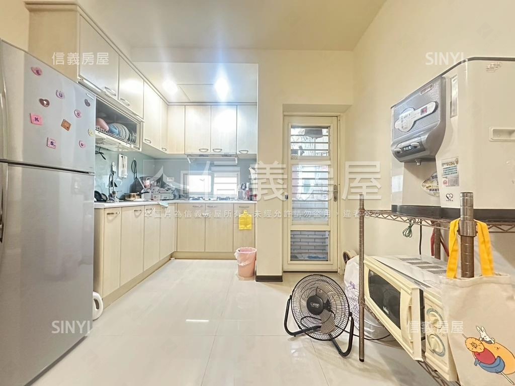 永安面校景三面採光美三房房屋室內格局與周邊環境