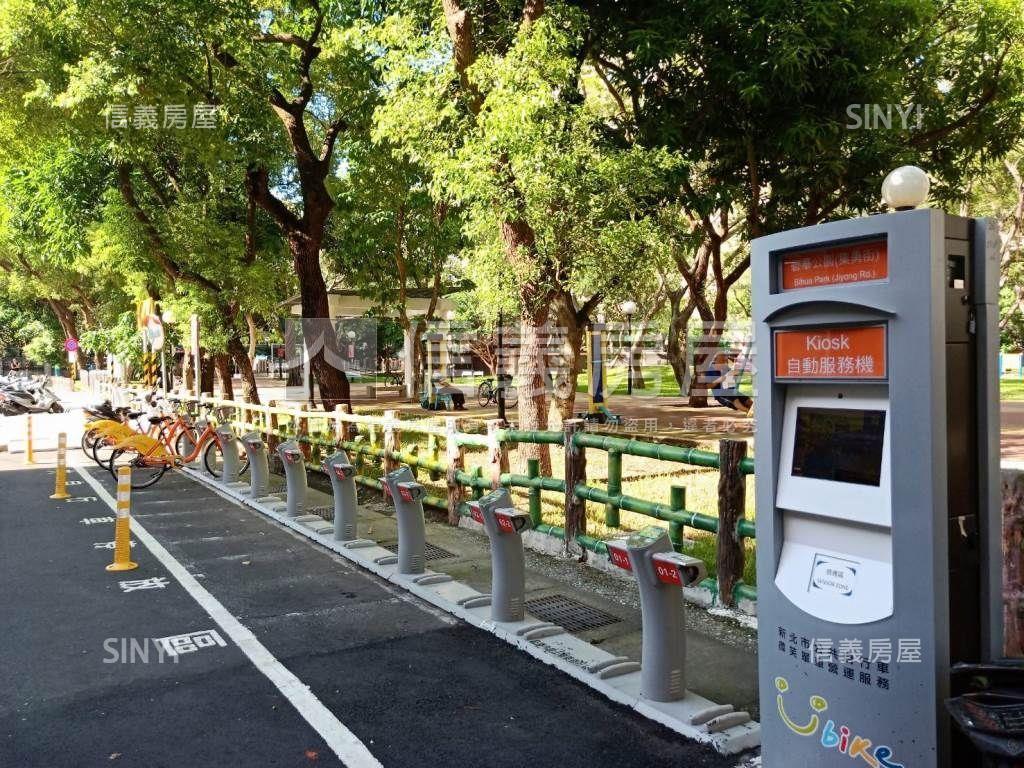 全世界一樓雙車位房屋室內格局與周邊環境