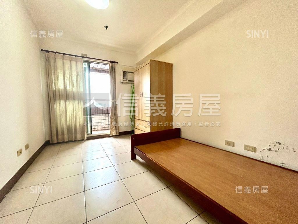 河堤大陽台高樓採光兩房房屋室內格局與周邊環境