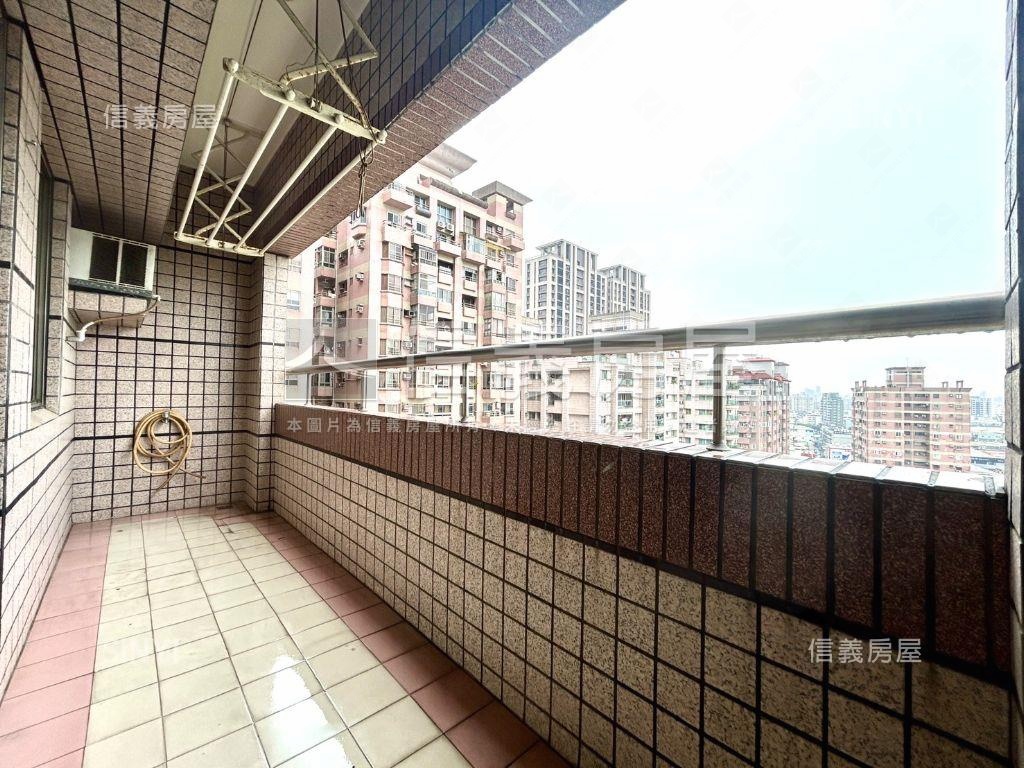 河堤大陽台高樓採光兩房房屋室內格局與周邊環境