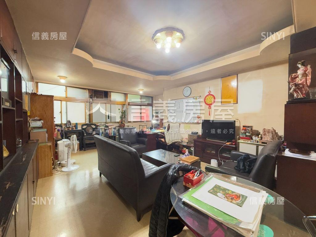 近公園機能邊間二樓四房房屋室內格局與周邊環境