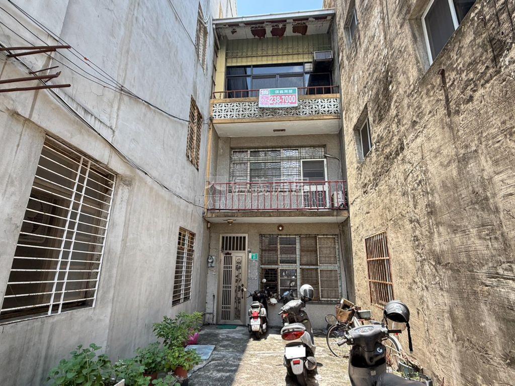 麻豆平等路正路大坪透店房屋室內格局與周邊環境