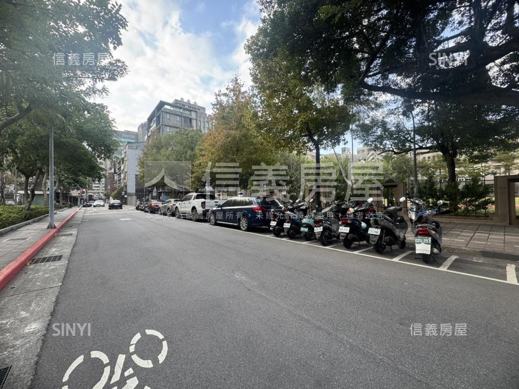 敦峰９樓獨門獨戶房屋室內格局與周邊環境