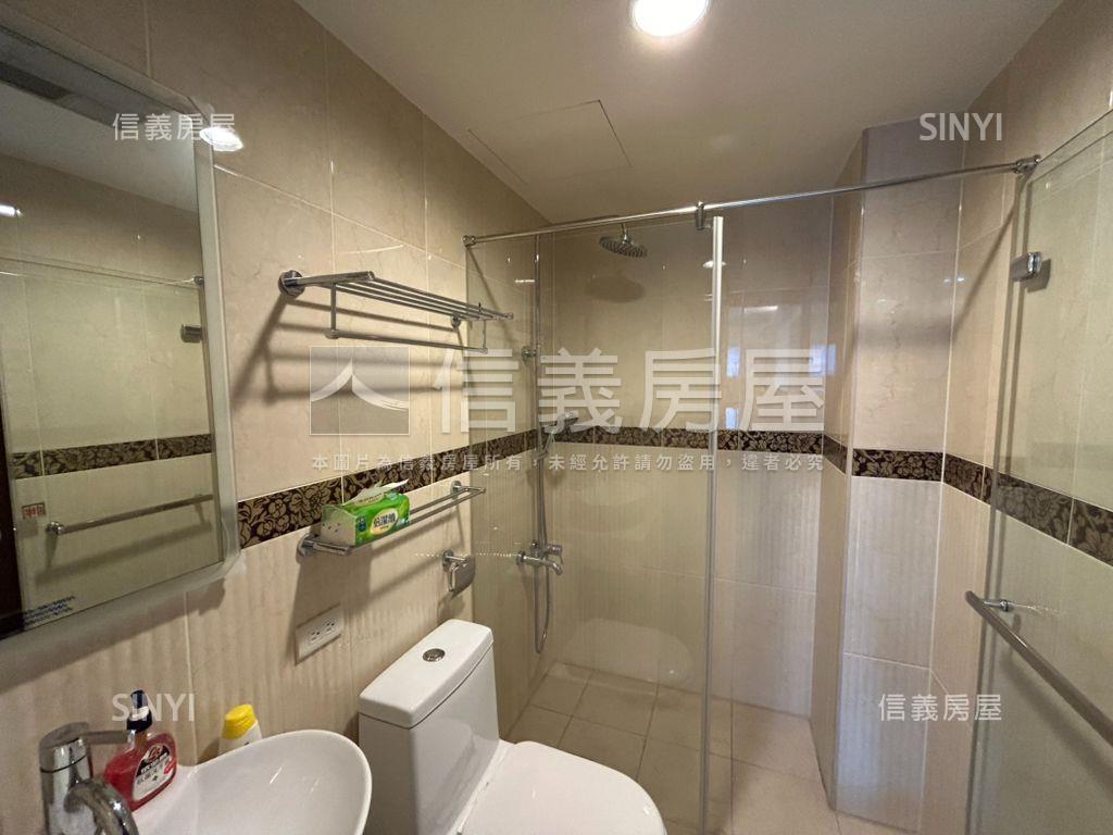 西門稀有三房車位房屋室內格局與周邊環境