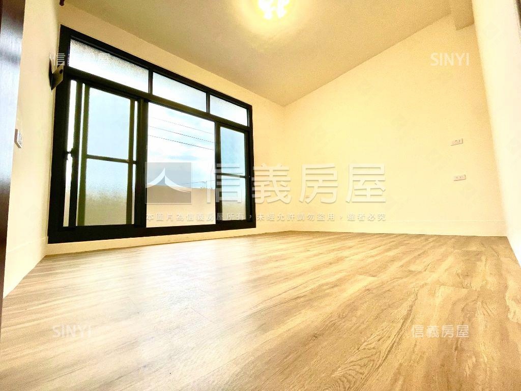 重新整理面公園稀有別墅房屋室內格局與周邊環境