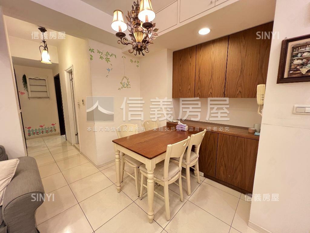 愛樂歐風綠意二房車位房屋室內格局與周邊環境