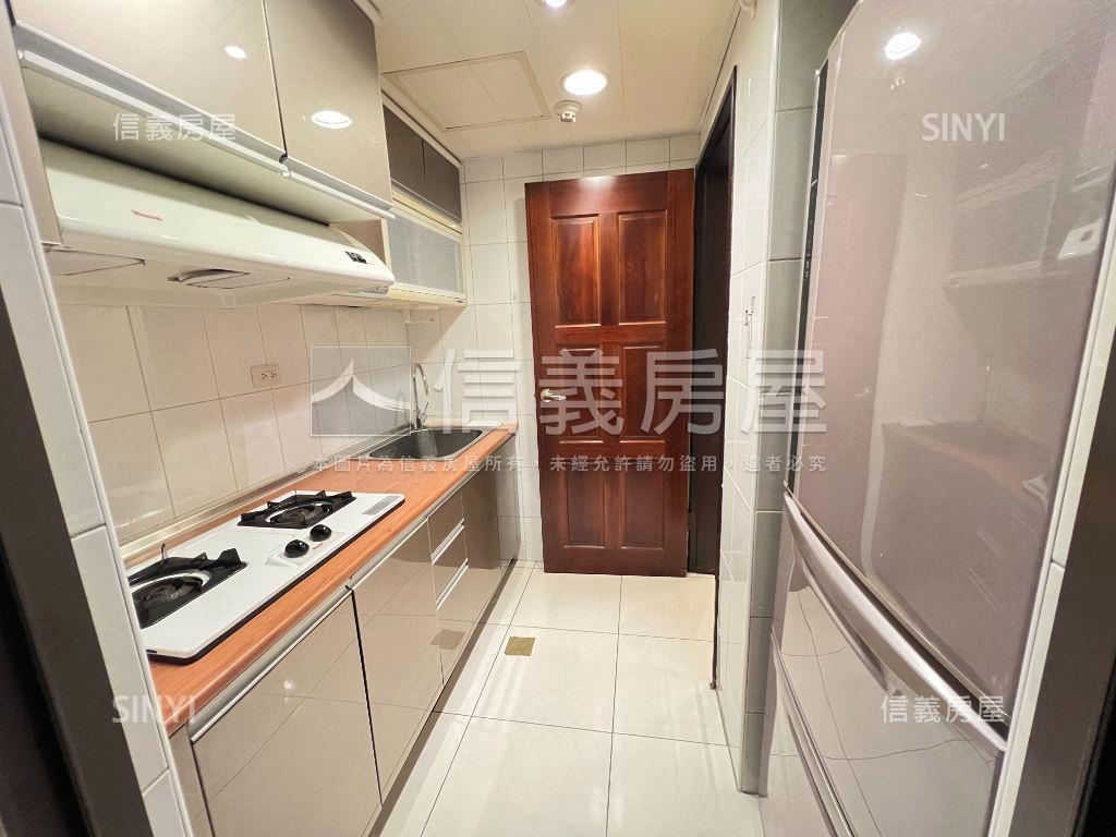 愛樂歐風綠意二房車位房屋室內格局與周邊環境