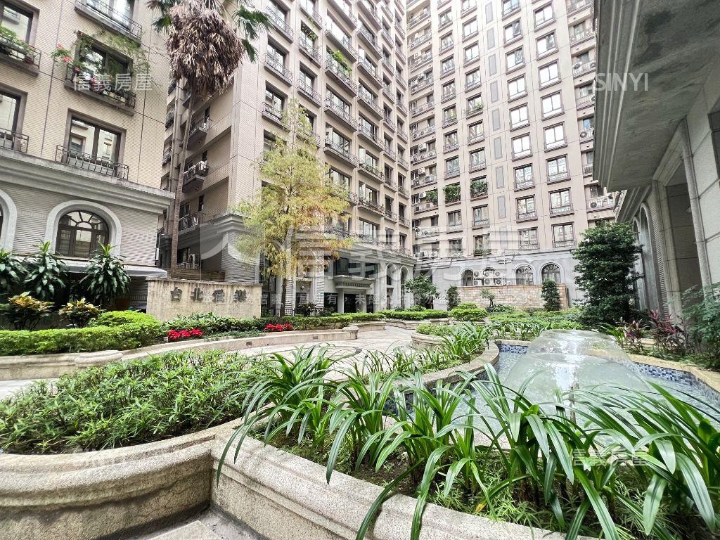 愛樂歐風綠意二房車位房屋室內格局與周邊環境