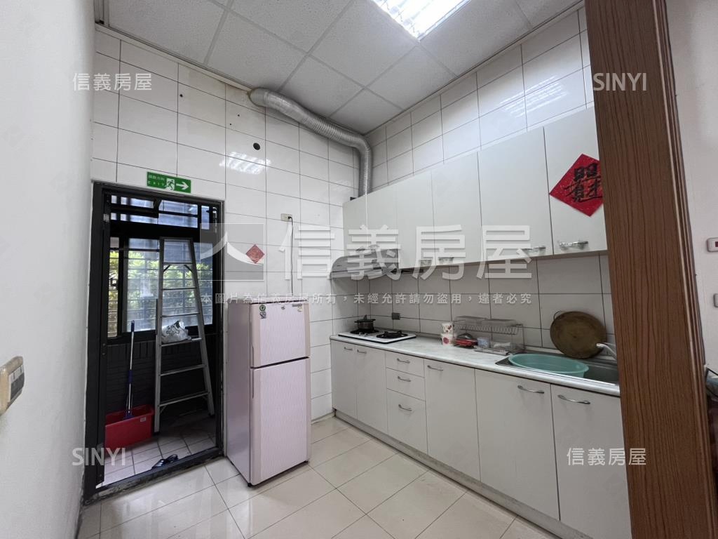崇德＆北平約八米面寬店面房屋室內格局與周邊環境