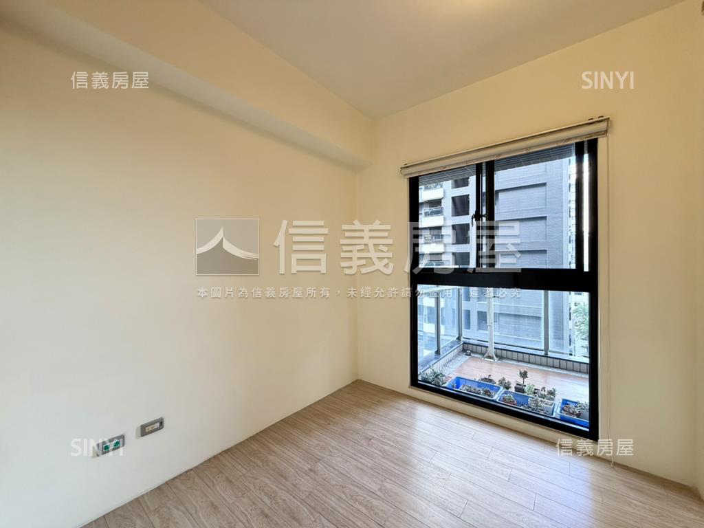 頂新屋況極佳‧大３房平車房屋室內格局與周邊環境