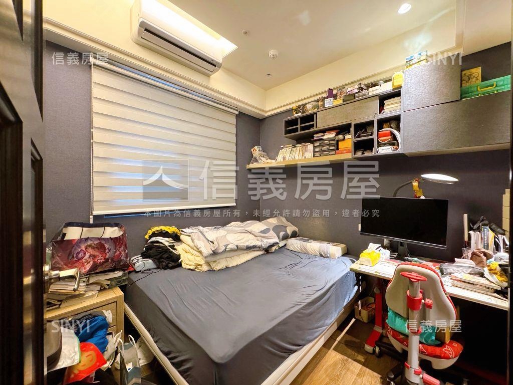 上東城頂峰三房車位房屋室內格局與周邊環境