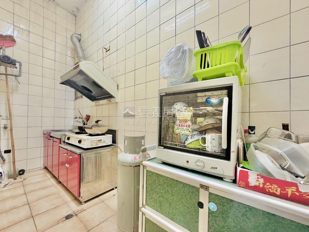 免兩千萬１２米路透店房屋室內格局與周邊環境