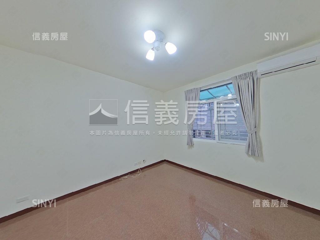 一層一戶大四房平面車位房屋室內格局與周邊環境