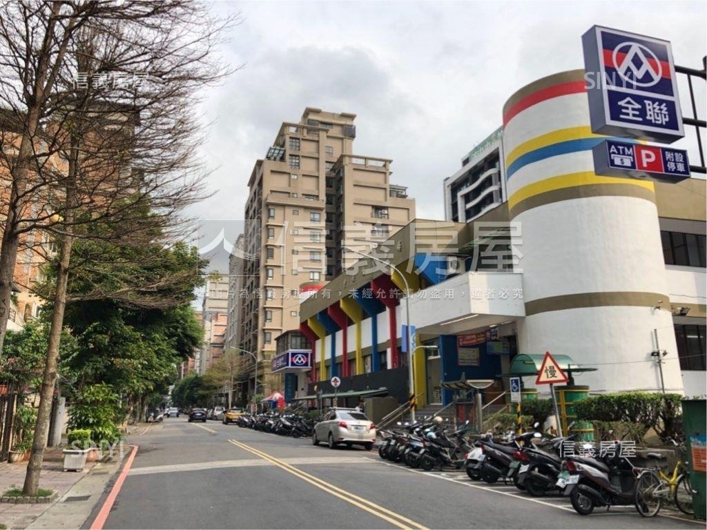 一層一戶大四房平面車位房屋室內格局與周邊環境
