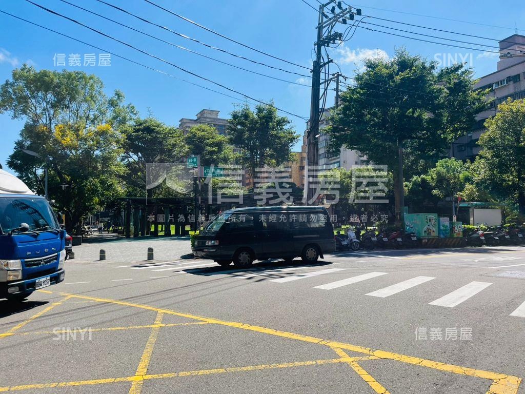 忠勇街大面寬樓店房屋室內格局與周邊環境