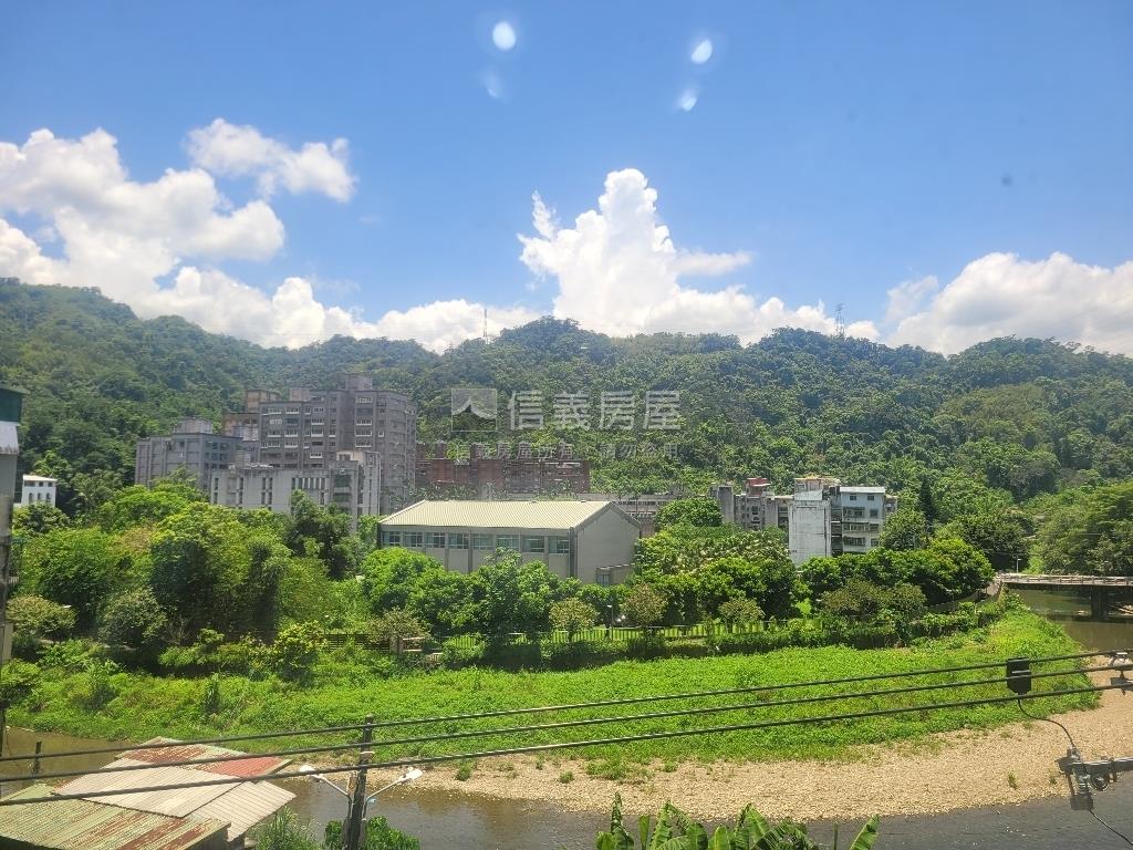 青潭國小美景電梯三房房屋室內格局與周邊環境